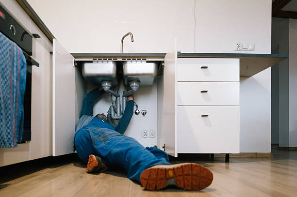 Professional Leak Detection technician working in Windsor, MO
